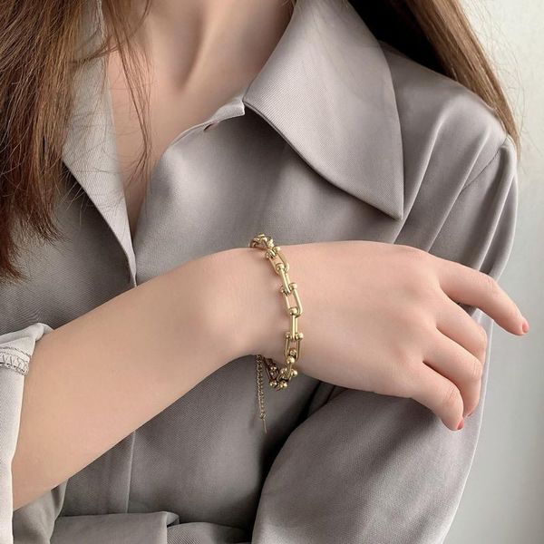 bangle design u-shaped lock gold stainless steel bracelet for women simplicity party fashion jewelry gifts accessories, Black
bangle design u-shaped lock gold stainless steel bracelet for women simplicity party fashion jewelry gifts accessories, Black