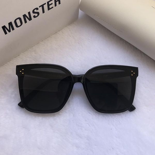 sunglasses 2021 korea brand women oversized gentle designer large frame sun glasses fashion lady gm vintage star her, White;black
sunglasses 2021 korea brand women oversized gentle designer large frame sun glasses fashion lady gm vintage star her, White;black