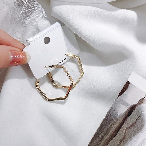hoop & huggie 925 silver needle geometric hexagon exaggerated earrings female simple temperament fashion, Golden;silver
hoop & huggie 925 silver needle geometric hexagon exaggerated earrings female simple temperament fashion, Golden;silver