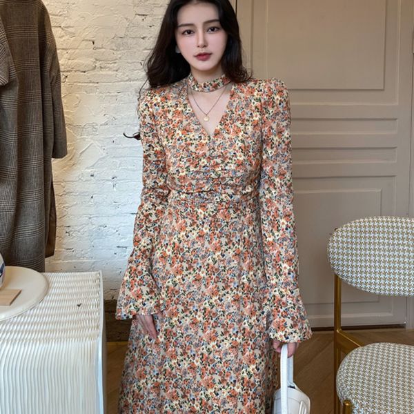 2021 new autumn long vintage women floral print beach boho sun casual flare sleeve v neck elegant party vestidos robe y33p, Black;gray
2021 new autumn long vintage women floral print beach boho sun casual flare sleeve v neck elegant party vestidos robe y33p, Black;gray