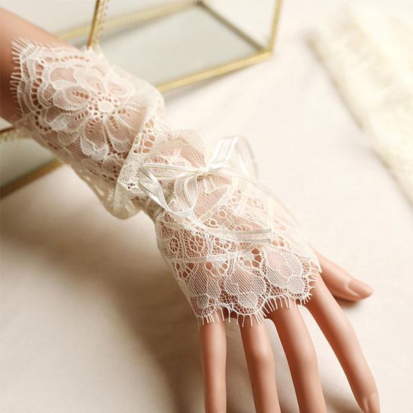 bridal gloves woman beige lace wedding wrist length short appliqued fingerless guantes boda for party evening dress, White
bridal gloves woman beige lace wedding wrist length short appliqued fingerless guantes boda for party evening dress, White