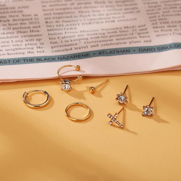 hoop & huggie 2021 fashion romantic white black flower stud earring with tiny paved for cute girl lady gold color shiny party jewelry earrin, Golden;silver
hoop & huggie 2021 fashion romantic white black flower stud earring with tiny paved for cute girl lady gold color shiny party jewelry earrin, Golden;silver