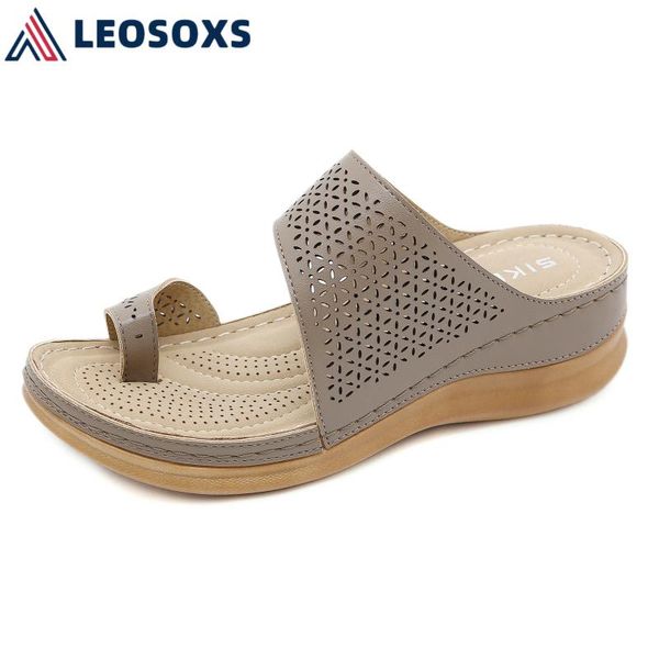 sandals leosoxs open toe 2021 summer women wedge vintage anti-slip leather casual female platform retro shoes s242, Black
sandals leosoxs open toe 2021 summer women wedge vintage anti-slip leather casual female platform retro shoes s242, Black
