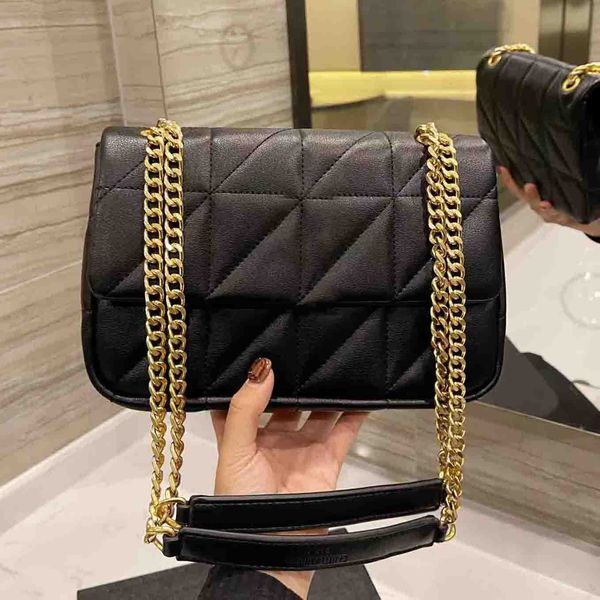 chain messenger bags cross body fashion shoulder luxury designer brand letter handbags women lock phone bag wallet purse metallic totes
chain messenger bags cross body fashion shoulder luxury designer brand letter handbags women lock phone bag wallet purse metallic totes