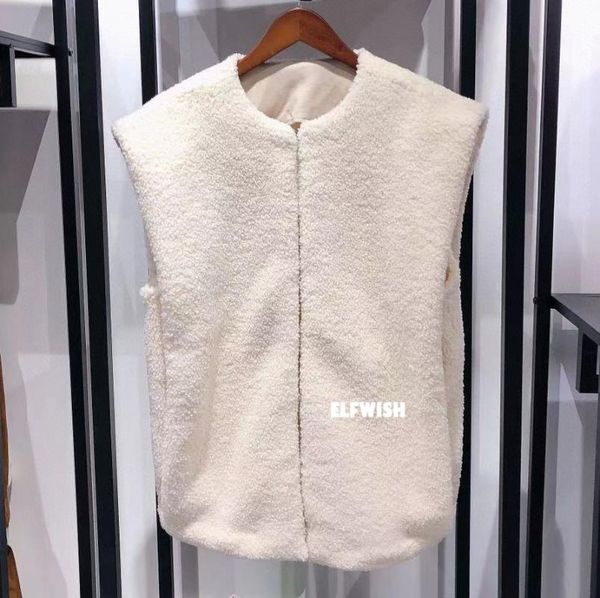 women's vests 2022 autumn winter woman ercu wool blend boucle vest round neck sleeveless waistcoat wide shoulder fashion, Black;white
women's vests 2022 autumn winter woman ercu wool blend boucle vest round neck sleeveless waistcoat wide shoulder fashion, Black;white