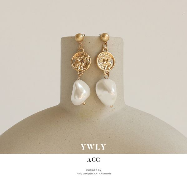 special shaped imitation pearl earrings, irregular shell, classical baroque fashion, creative and personalized earrings ywly, Golden
special shaped imitation pearl earrings, irregular shell, classical baroque fashion, creative and personalized earrings ywly, Golden