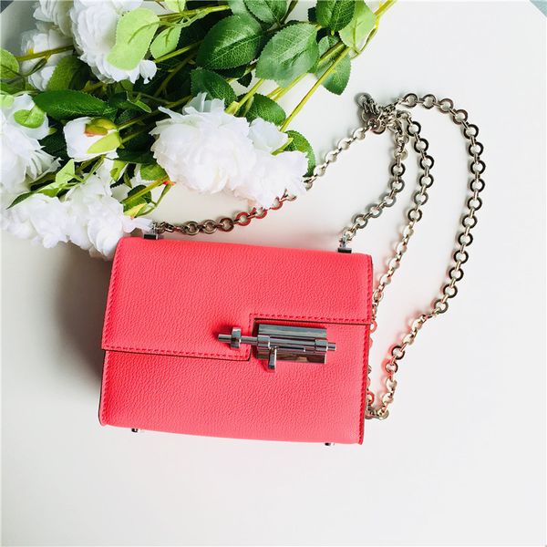 celebrities with the same chain bag, leather bags, leather bags, lipstick powder, small bag, shoulder bag and shoulder bag.
celebrities with the same chain bag, leather bags, leather bags, lipstick powder, small bag, shoulder bag and shoulder bag.