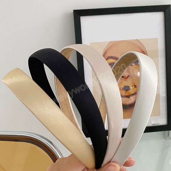 women smooth layout headwear fresh light color elastic hairband vintage classic headband summer hair hoop for hair accessories, Silver
women smooth layout headwear fresh light color elastic hairband vintage classic headband summer hair hoop for hair accessories, Silver