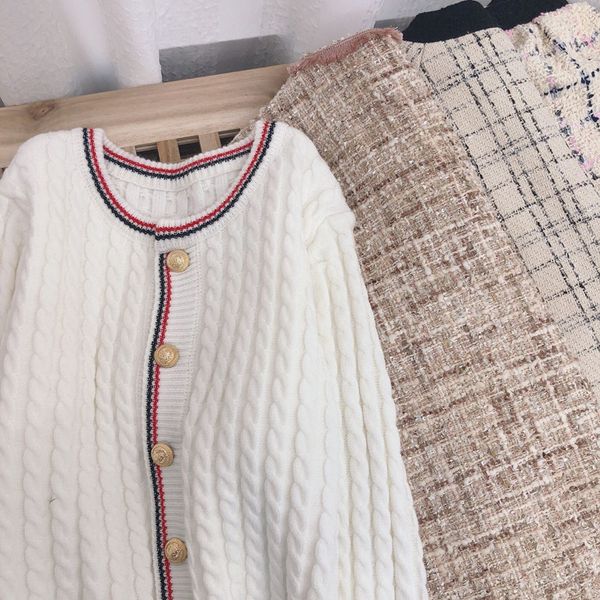 2021 new fashion fall long casual jacket button thick cloth v solid neck women kuck, White;black
2021 new fashion fall long casual jacket button thick cloth v solid neck women kuck, White;black