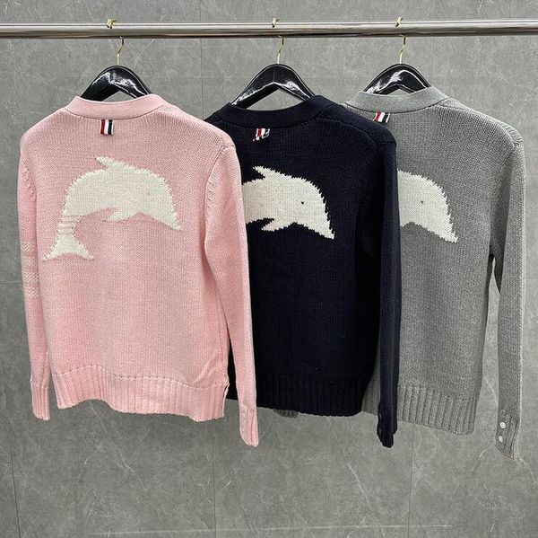 women's jackets fashion brand sweater, v-neck cardigan, striped cotton padded jacket, dolphin pattern, thick coat, casual winter, 2021, Black;brown
women's jackets fashion brand sweater, v-neck cardigan, striped cotton padded jacket, dolphin pattern, thick coat, casual winter, 2021, Black;brown