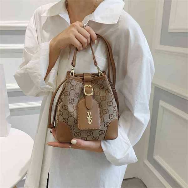 sale 90% off the new fashion single shoulder bucket bag in the autumn of popular now. simple and fashionable. it is messenger belt
sale 90% off the new fashion single shoulder bucket bag in the autumn of popular now. simple and fashionable. it is messenger belt