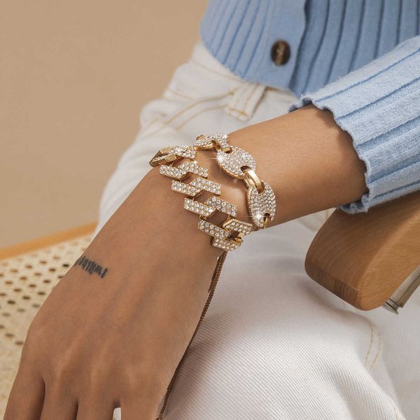 jewelry temperament generous, full of diamond hand adornment, female personality cuban chain bracelet, Silver
jewelry temperament generous, full of diamond hand adornment, female personality cuban chain bracelet, Silver