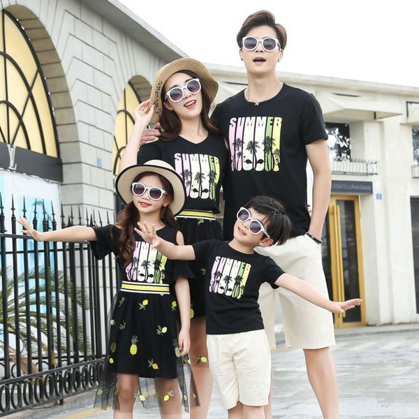 parent-child net drs black family 4 suit beach korean casual short sleeve shorts, Blue
parent-child net drs black family 4 suit beach korean casual short sleeve shorts, Blue