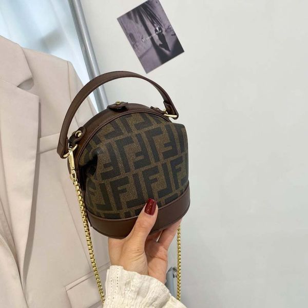 designer bags bucket bag female 2021 new korean letter handbag ins fashion chain one shoulder messenger bag
designer bags bucket bag female 2021 new korean letter handbag ins fashion chain one shoulder messenger bag