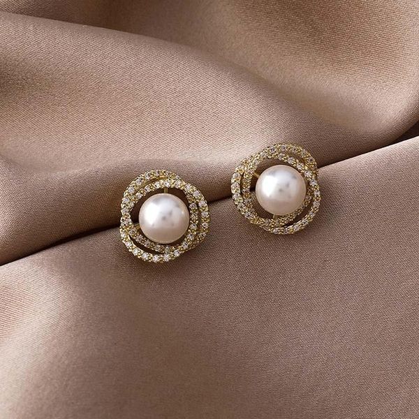 stud 2021 unusual geometric whirlpool shape pearl earrings for woman exquisite fashion jewelry party luxury accessories, Golden;silver
stud 2021 unusual geometric whirlpool shape pearl earrings for woman exquisite fashion jewelry party luxury accessories, Golden;silver