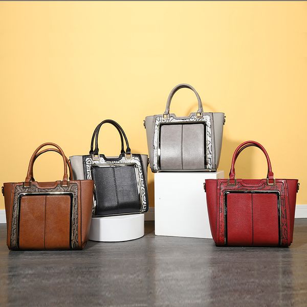 evening bag 2021 women's handbag splicing snake single shoulder messenger high capacity tote
evening bag 2021 women's handbag splicing snake single shoulder messenger high capacity tote