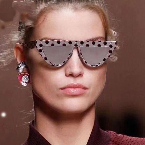 retro cat eye sunglasses women fashion shades ladies flat sun glasses vintage 2021 eyewear uv400, White;black
retro cat eye sunglasses women fashion shades ladies flat sun glasses vintage 2021 eyewear uv400, White;black