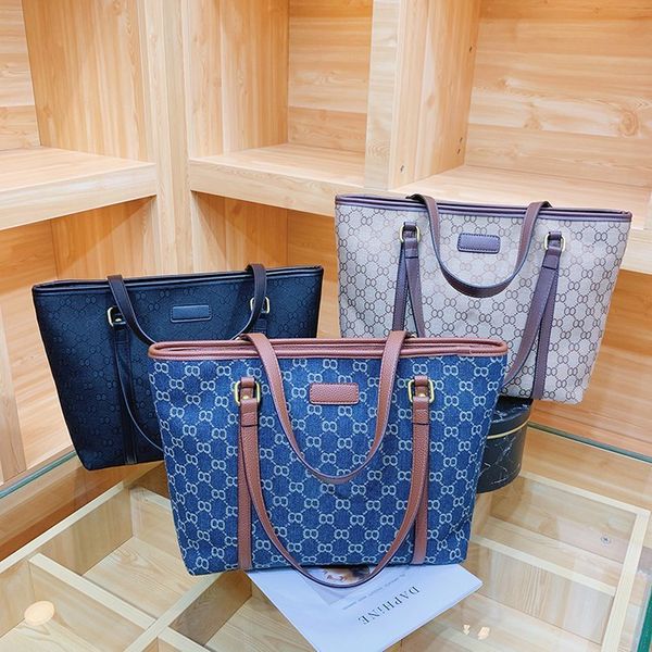 designer bags 2021 new women's fashion temperament goddess style atmosphere one shoulder large capacity tote texture bag
designer bags 2021 new women's fashion temperament goddess style atmosphere one shoulder large capacity tote texture bag