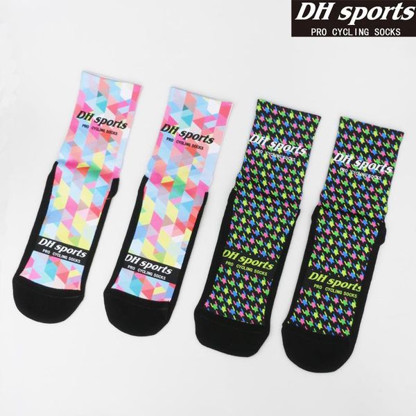professional bicycle riding quick drying sports socks wearproof colorful cushion cycling sox for men outdoor sports qtw019, Black
professional bicycle riding quick drying sports socks wearproof colorful cushion cycling sox for men outdoor sports qtw019, Black