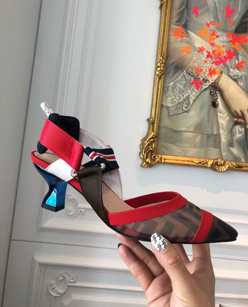 2021 fashion women shoes pumps casual sandals designer leather spikes slingback high heels designers luxury slides shoess with logo and box, Black
2021 fashion women shoes pumps casual sandals designer leather spikes slingback high heels designers luxury slides shoess with logo and box, Black