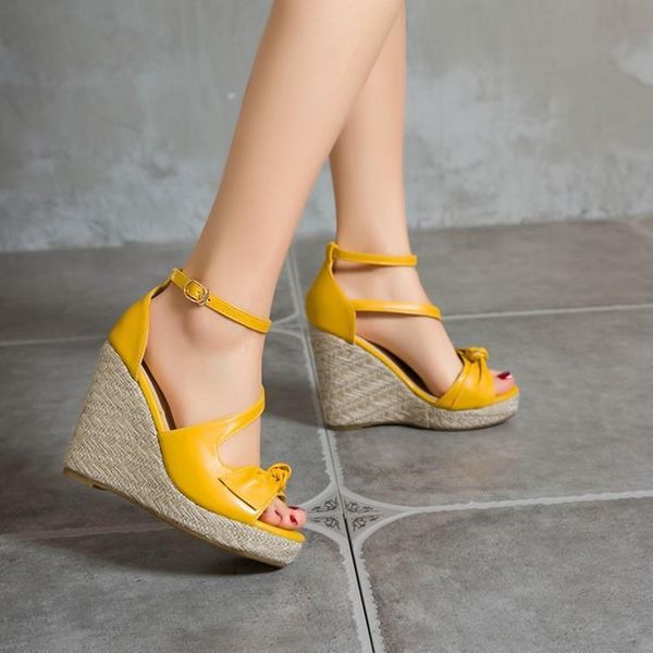 sandals 2021 slope heel women's summer korean versatile straw thick bottom waterproof platform roman high, Black
sandals 2021 slope heel women's summer korean versatile straw thick bottom waterproof platform roman high, Black