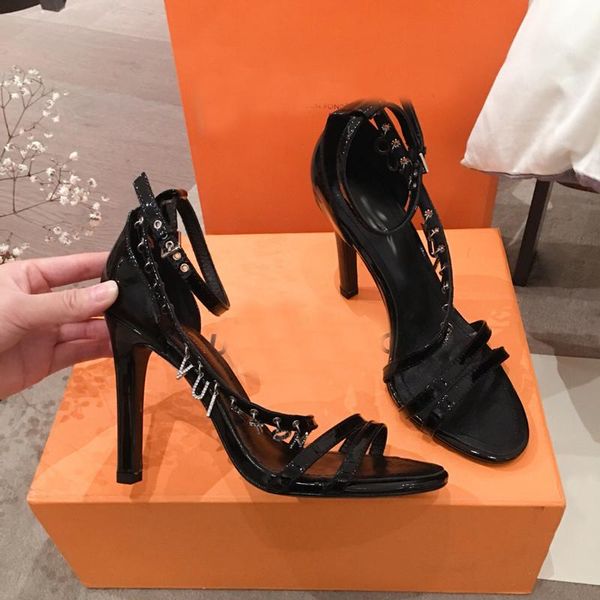2021 fashion designer women shoes high heels sandals scarpe firmate chaussures womens designers heel sandale with box size 35-40 -g0011, Black
2021 fashion designer women shoes high heels sandals scarpe firmate chaussures womens designers heel sandale with box size 35-40 -g0011, Black