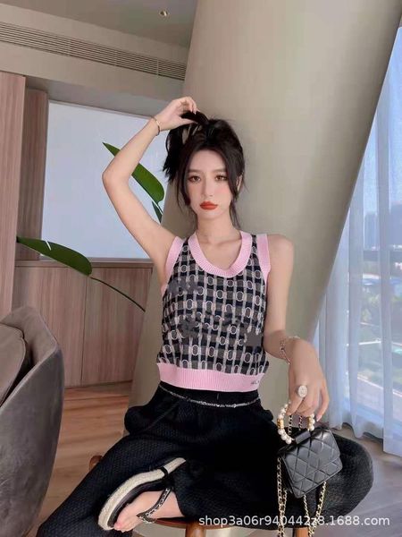 penny quality 21 autumn winter small fragrance versatile pink edge black gebo dot jacquard letter knitted vt, Black;white
penny quality 21 autumn winter small fragrance versatile pink edge black gebo dot jacquard letter knitted vt, Black;white