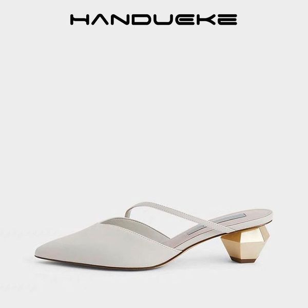 sandals women's 2021 metal profiled heel muller shoes mid-heel and slippers baotou thick women1, Black
sandals women's 2021 metal profiled heel muller shoes mid-heel and slippers baotou thick women1, Black