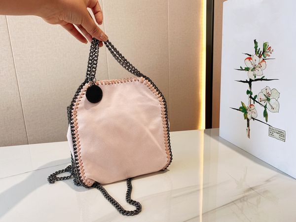 women retro shoulder bags 2021 autumn fashion crossbody bag high-quality shaggy deer high-capacity small square-bags handbags chain rim
women retro shoulder bags 2021 autumn fashion crossbody bag high-quality shaggy deer high-capacity small square-bags handbags chain rim