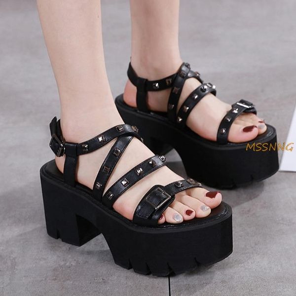 2021 new summer women's sandals chunky heels fish mouth ladies shoes fashion rivet hollow out round toe solid women's sandals, Black
2021 new summer women's sandals chunky heels fish mouth ladies shoes fashion rivet hollow out round toe solid women's sandals, Black