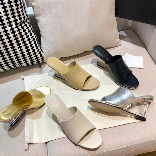 luxury design of crystal and cowhide sandals 2021 women shoes, Black 
luxury design of crystal and cowhide sandals 2021 women shoes, Black