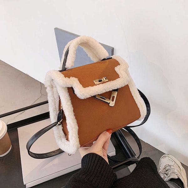 hbp fashion lamb maokaili women's maomao autumn and winter 2021 new large capacity one shoulder messenger bag
hbp fashion lamb maokaili women's maomao autumn and winter 2021 new large capacity one shoulder messenger bag