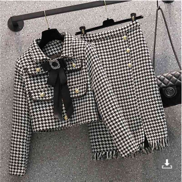 two piece dress autumn winter wool suits women 2 set beading big bowknot tweed short jacket coat+high waist mini pocket skirt btub, White
two piece dress autumn winter wool suits women 2 set beading big bowknot tweed short jacket coat+high waist mini pocket skirt btub, White