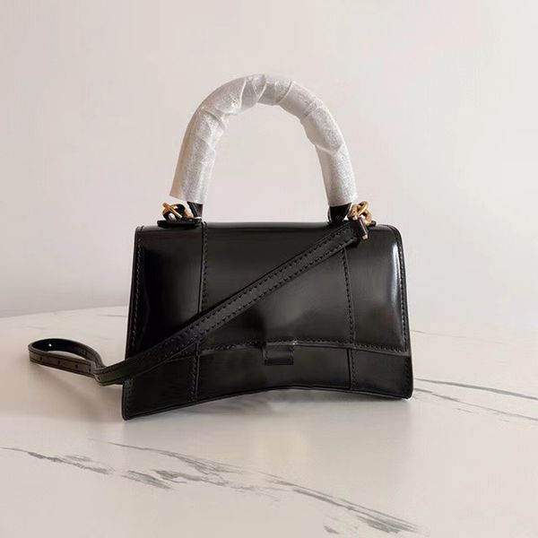 2021 messenger bag classic handbag luxury design lady shoulder bag hourglass brand handbag lady bag, Black
2021 messenger bag classic handbag luxury design lady shoulder bag hourglass brand handbag lady bag, Black