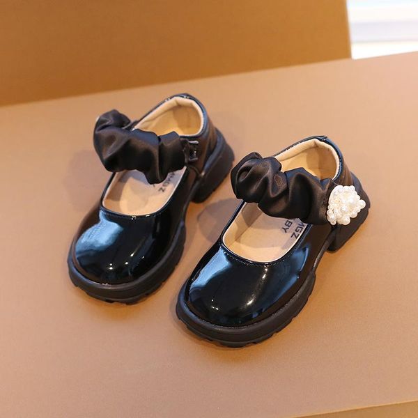 flat shoes girls patent leather spring fashion sweet pearl princess children' non-slip soft kids g431, Black;grey
flat shoes girls patent leather spring fashion sweet pearl princess children' non-slip soft kids g431, Black;grey