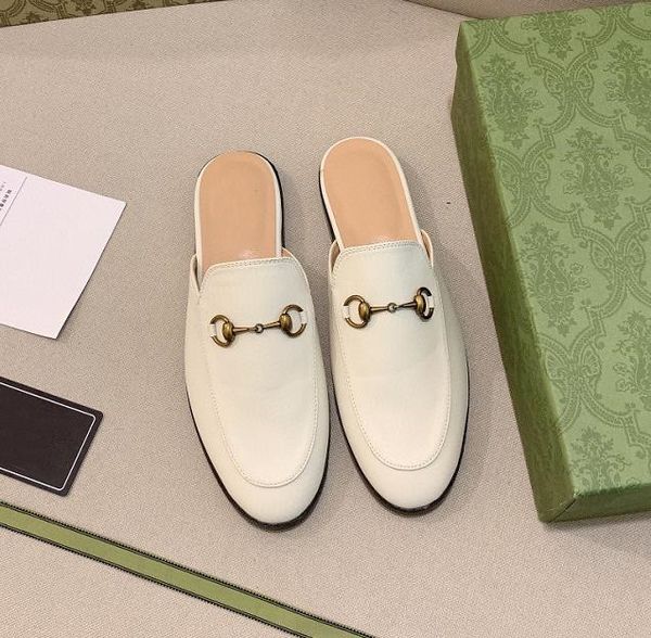 2022 designer dress shoes genuine leather slippers cowhide horse buckle classic style fashion versatile brand
2022 designer dress shoes genuine leather slippers cowhide horse buckle classic style fashion versatile brand