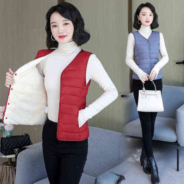 winter middle-aged women's short versatile down and cotton vest, shoulder length, mother's decoration, warm vest, Black;white
winter middle-aged women's short versatile down and cotton vest, shoulder length, mother's decoration, warm vest, Black;white