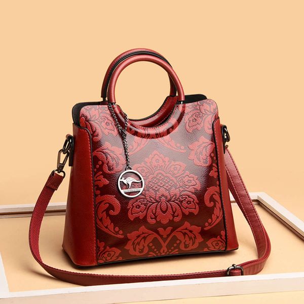 bag female 2021 autumn messenger single shoulder bag chinese style middle-aged women's large capacity leisure handbag
bag female 2021 autumn messenger single shoulder bag chinese style middle-aged women's large capacity leisure handbag