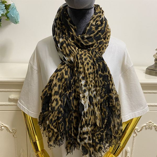 women's scarf fold style cotton material print letter leopard grain patterne long scarves big size 200cm - 130cm, Blue;gray
women's scarf fold style cotton material print letter leopard grain patterne long scarves big size 200cm - 130cm, Blue;gray