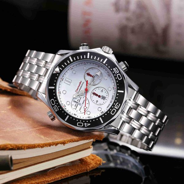 2022 omg deluxe luminous time three pin men's watch quartz calendar reveals charm luxury gentleman, Slivery;brown
2022 omg deluxe luminous time three pin men's watch quartz calendar reveals charm luxury gentleman, Slivery;brown