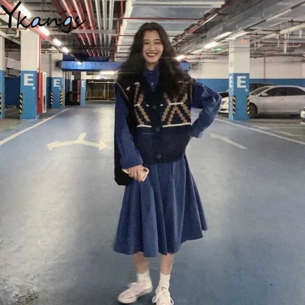 vintage 2pcs set women plus size blue loose long dresses+printed buttons sweater vest suit girls long sleeve dress robe vestido 210619, White
vintage 2pcs set women plus size blue loose long dresses+printed buttons sweater vest suit girls long sleeve dress robe vestido 210619, White