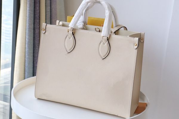 ladies'series bump colors handbag big flower single bag soft grain cowhide lap handle length adjustable m45494 beige
ladies'series bump colors handbag big flower single bag soft grain cowhide lap handle length adjustable m45494 beige