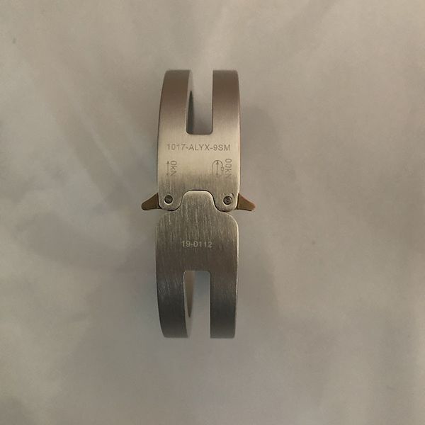 2021 cool style bracelet men's and women's fashion wide bracelet alloy metal men's and women's universal lovers' wr, Black
2021 cool style bracelet men's and women's fashion wide bracelet alloy metal men's and women's universal lovers' wr, Black