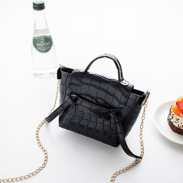 evening bags fresh and sweet women's shoulder bag 2021 fashion pu messenger chain cross cover solid color small square
evening bags fresh and sweet women's shoulder bag 2021 fashion pu messenger chain cross cover solid color small square