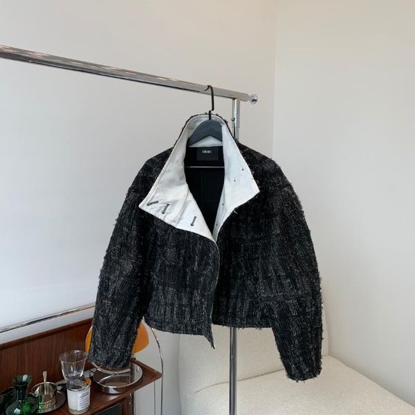 women's vests the plaid yarn stand collar jacket is made of knitted fabric with crisp lambkin leg sleeve and coll, Black;white
women's vests the plaid yarn stand collar jacket is made of knitted fabric with crisp lambkin leg sleeve and coll, Black;white