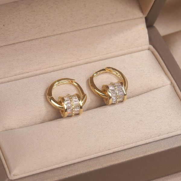 hoop & huggie south korea's design fashion jewelry exquisite copper inlaid zircon simple earrings elegant women's daily work wild, Golden;silver
hoop & huggie south korea's design fashion jewelry exquisite copper inlaid zircon simple earrings elegant women's daily work wild, Golden;silver