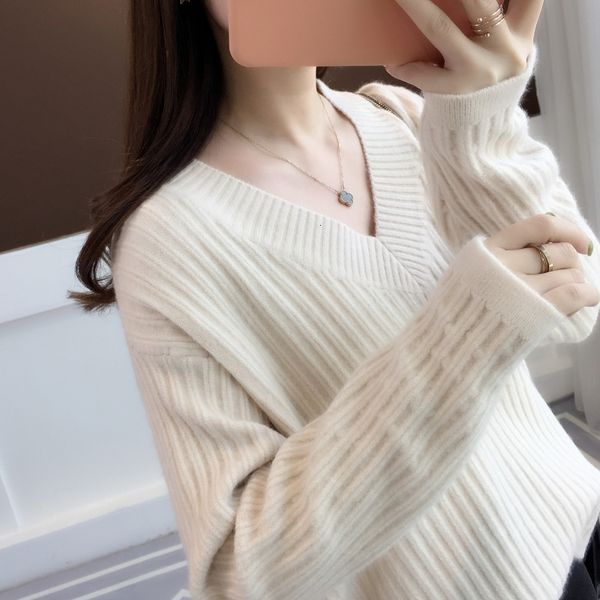 female fashion 2021 spring nightgown and autumn new long sleeve with lazy v neckline sweater jumper htag, White;black
female fashion 2021 spring nightgown and autumn new long sleeve with lazy v neckline sweater jumper htag, White;black