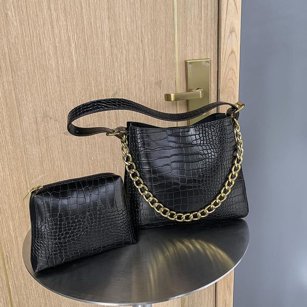 cross body 2021 arrivals women's shoulder bags pu leather crocodile pattern big chain female design versatile women flap
cross body 2021 arrivals women's shoulder bags pu leather crocodile pattern big chain female design versatile women flap