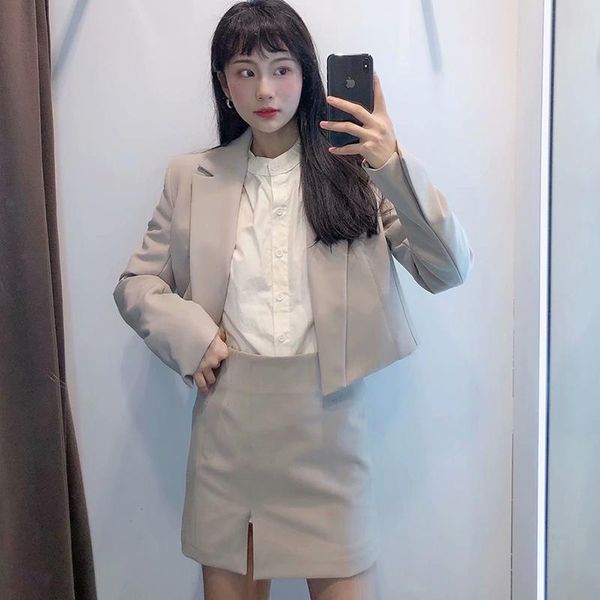 women's suits & blazers solid color lapel concealed button suit jacket spring short long sleeve blazer chaqueta de traje, White;black
women's suits & blazers solid color lapel concealed button suit jacket spring short long sleeve blazer chaqueta de traje, White;black