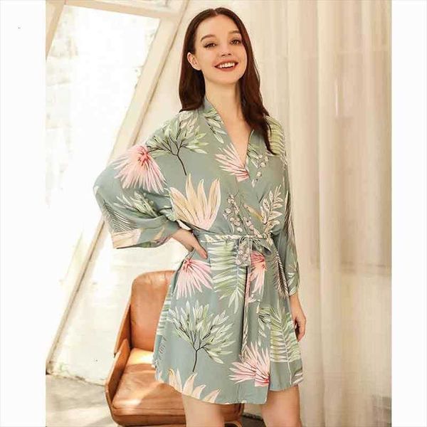 spring soft loose robe simple women sleepwear style floral printed elegant comfort v neck knee length sleep dress, Black;red
spring soft loose robe simple women sleepwear style floral printed elegant comfort v neck knee length sleep dress, Black;red